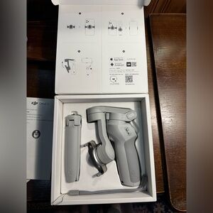 DJI OM 4 SE Gray Smartphone Gimbal Stabilizer